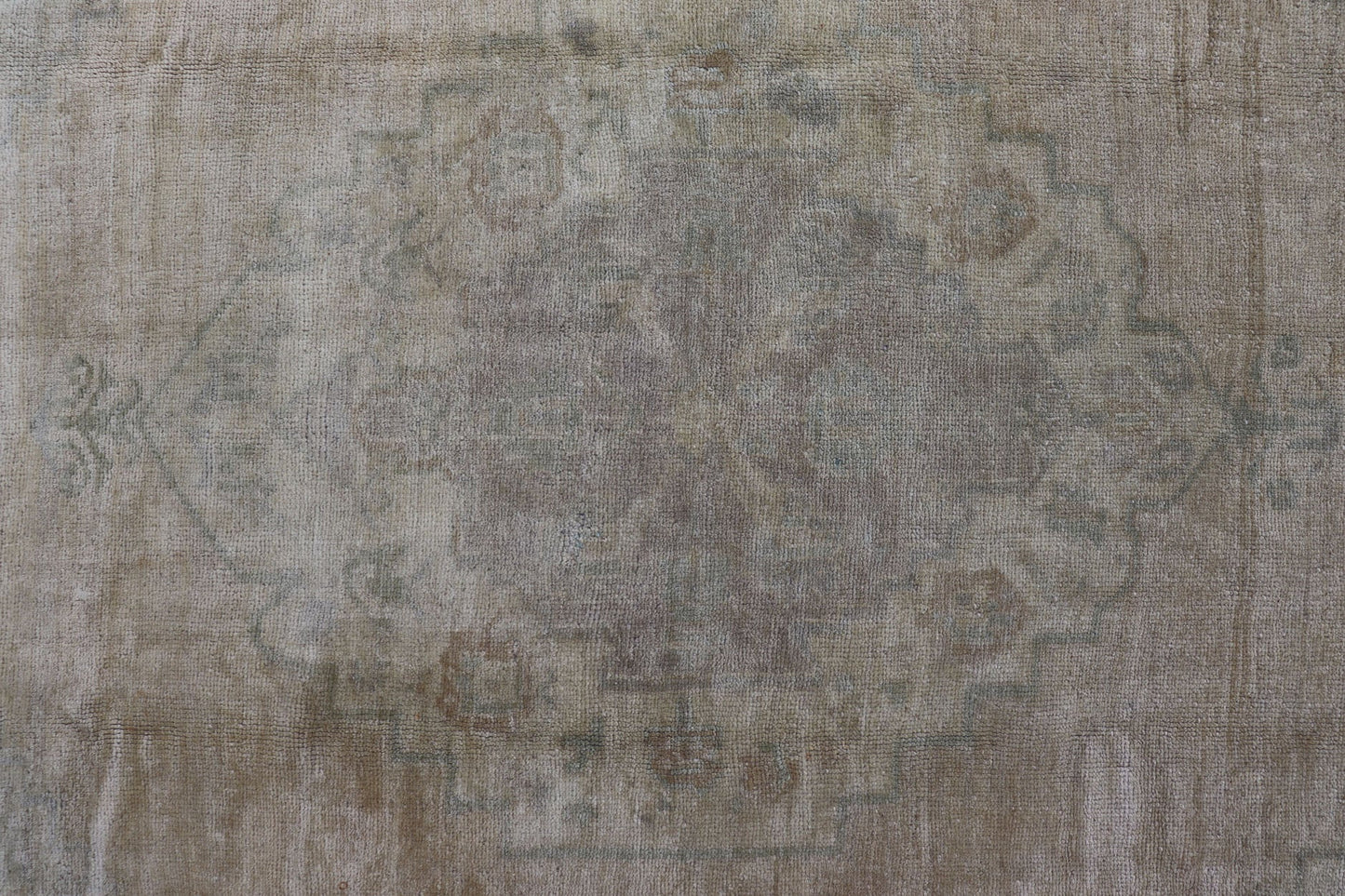 Light color Oushak Vintage Rug With Pastel Colors in Tan, Green, Butter Yellow and Taupe Light color Vintage Oushak Rug With Central Medallion in Faded Design. rug, EN - 112333, country of origin / type: Turkey / Oushak, circa mid - 20th century. Me... - Keivan Woven ArtsEN - 112333 - 2752Rug