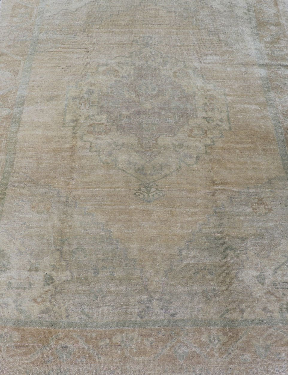 Light color Oushak Vintage Rug With Pastel Colors in Tan, Green, Butter Yellow and Taupe Light color Vintage Oushak Rug With Central Medallion in Faded Design. rug, EN - 112333, country of origin / type: Turkey / Oushak, circa mid - 20th century. Me... - Keivan Woven ArtsEN - 112333 - 2752Rug