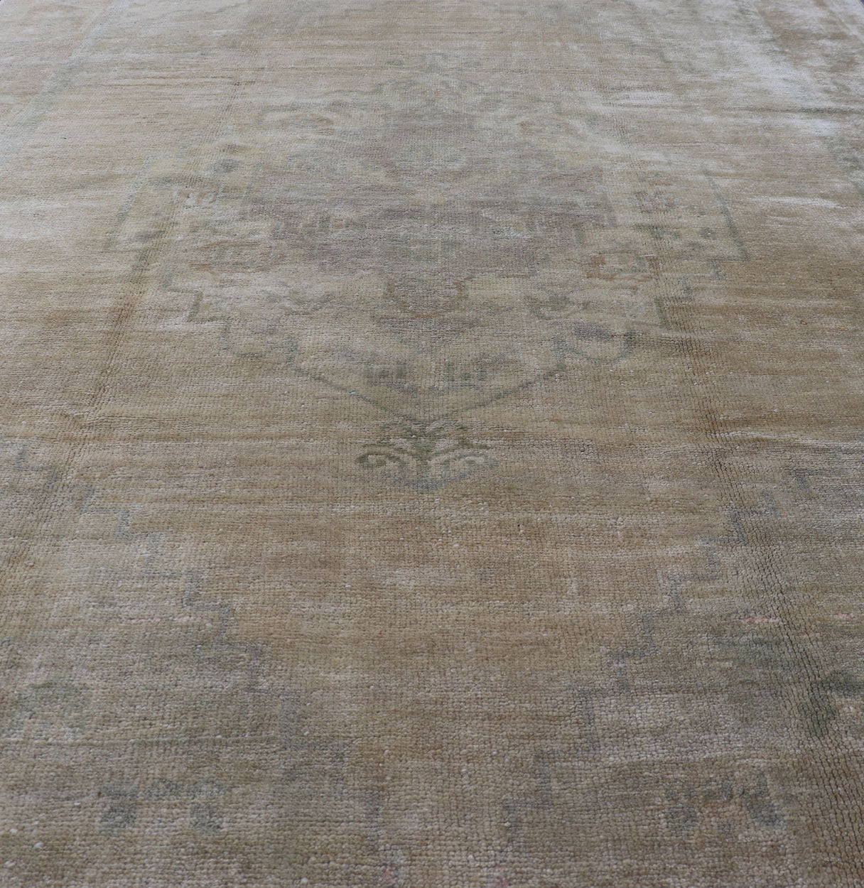 Light color Oushak Vintage Rug With Pastel Colors in Tan, Green, Butter Yellow and Taupe Light color Vintage Oushak Rug With Central Medallion in Faded Design. rug, EN - 112333, country of origin / type: Turkey / Oushak, circa mid - 20th century. Me... - Keivan Woven ArtsEN - 112333 - 2752Rug