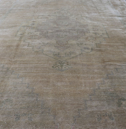Light color Oushak Vintage Rug With Pastel Colors in Tan, Green, Butter Yellow and Taupe Light color Vintage Oushak Rug With Central Medallion in Faded Design. rug, EN - 112333, country of origin / type: Turkey / Oushak, circa mid - 20th century. Me... - Keivan Woven ArtsEN - 112333 - 2752Rug