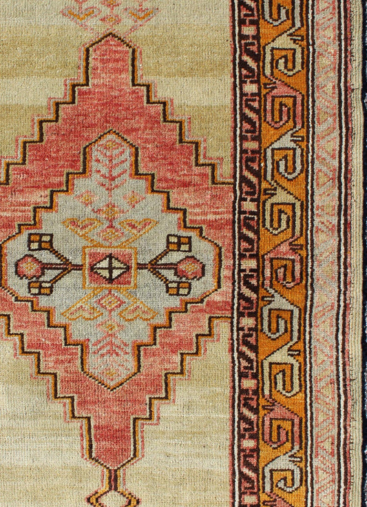 Keivan Woven Arts, En - 112395, 1930's Turkish Oushak Rug - 27 39 Colorful stylized antique Turkish Oushak rug with layered tribal medallion, rug en - 112395, country of origin / type: Turkey / Oushak, circa 1930 This antique Turkish Oushak rug ... - Keivan Woven ArtsEN - 112395 - 2695Rug