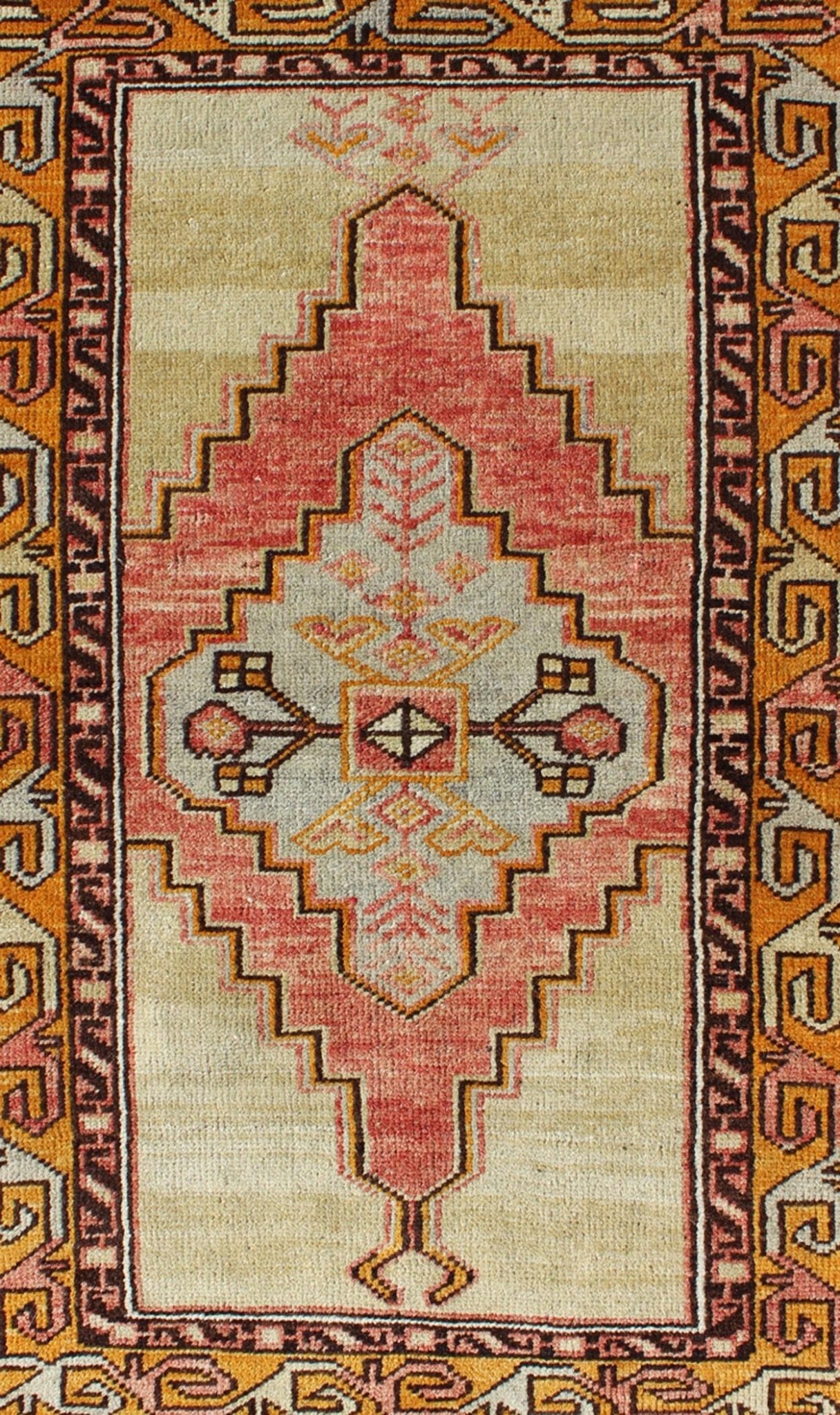 Keivan Woven Arts, En - 112395, 1930's Turkish Oushak Rug - 27 39 Colorful stylized antique Turkish Oushak rug with layered tribal medallion, rug en - 112395, country of origin / type: Turkey / Oushak, circa 1930 This antique Turkish Oushak rug ... - Keivan Woven ArtsEN - 112395 - 2695Rug