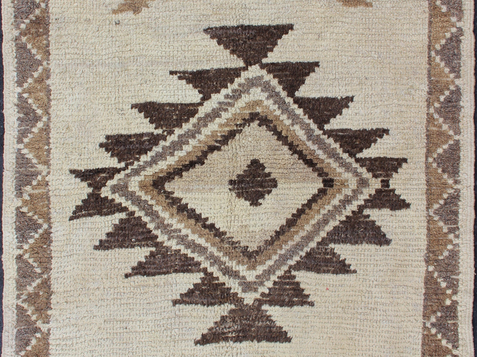 Keivan Woven Arts - Natural Colors Turkish Tulu Carpet with Tribal Design in Shades of Earth Tones, Tulu rugs, Moroccan Rugs, Vintage Tulu, Vintage Moroccan Measures: 3'6 x 4'6 Natural Turkish Tulu Carpet with Tribal Design Keivan Woven Arts / r... - Keivan Woven ArtsEN - 112435 - 2782Rug