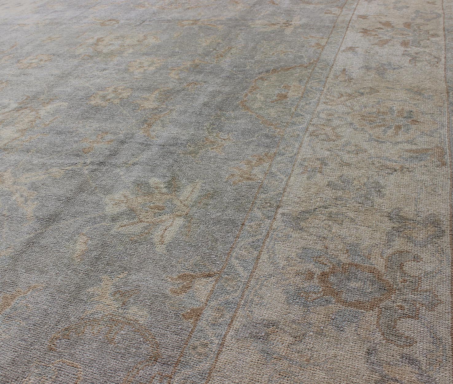 Large Turkish Oushak rug with all - over vining floral design in grey and cream, rug en - 112736, country of origin / type: Turkey / Oushak. Measures: 10'10 x 14'6. The design of this beautiful vintage Oushak rug, Turkey is enhanced by its l... - Keivan Woven ArtsEN - 112736 - 2816Rug