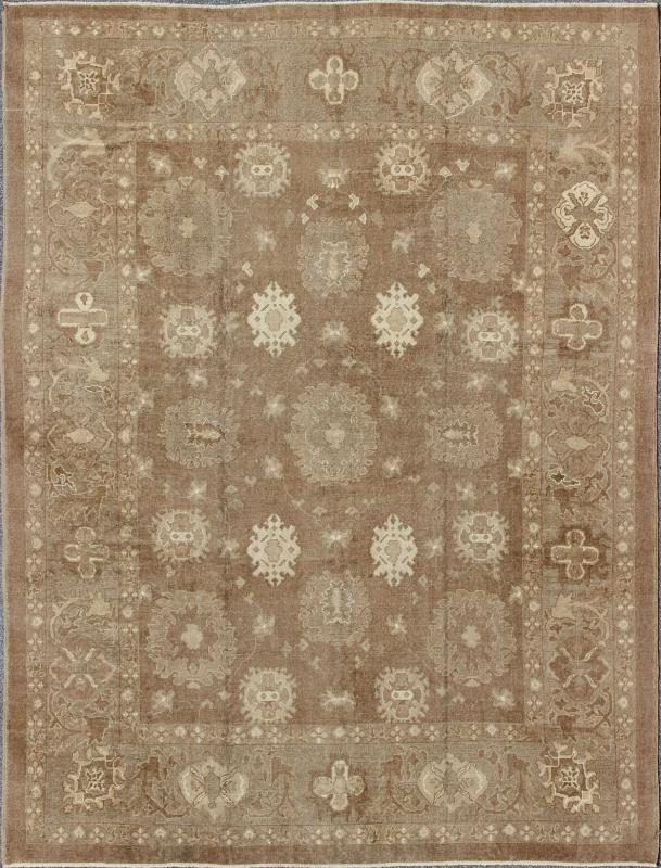 Keivan Woven Arts - Vintage Turkish rug with neutral and earth tones and color palette in a large scale all - over design, rug en - 112805, country of origin / type: Turkey / Oushak Made originally with all natural undyed wool, this transitional Turkish r... - Keivan Woven ArtsEN - 112805 - 2812Rug