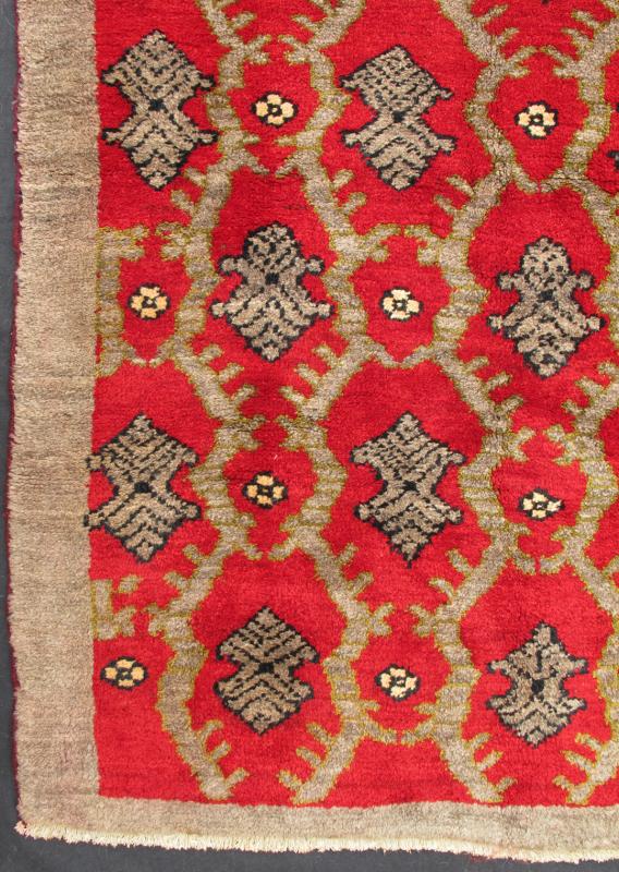 Vintage Turkish Tulu rug with a modern design in red background in excellent condition. All - over interconnected design vintage Turkish Tulu, Keivan Woven Arts/ rug/ EN - 112831, country of origin / type: Turkey / Oushak, circa 1950. Vintage Tulu, vintage... - Keivan Woven ArtsEN - 112831 - 2728Rug