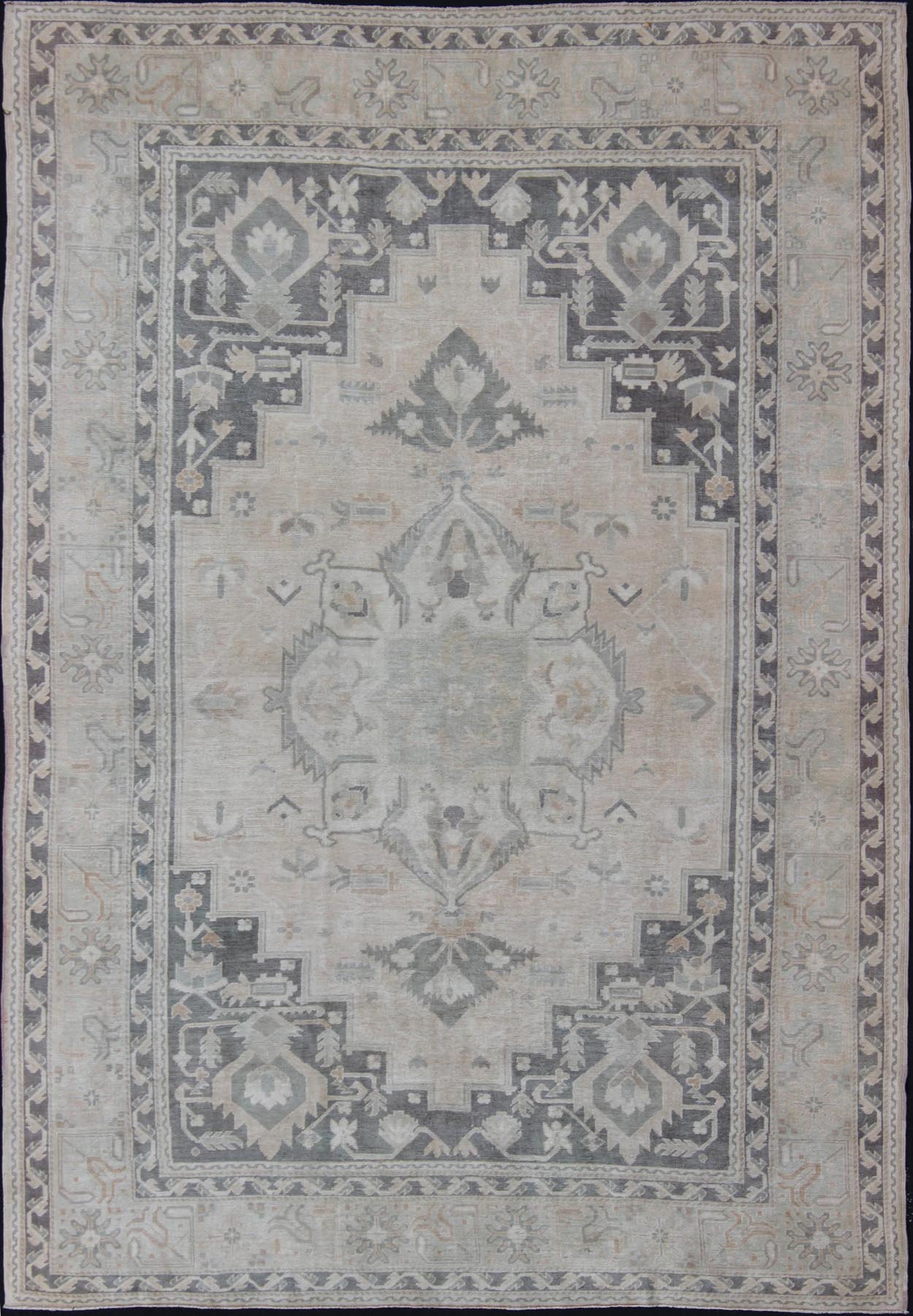 Oushak Rug with Layered Medallion Design and Ornate Cornices Mid - Toned Vintage Oushak Carpet in Grays and Soft Colors, rug en - 115259, country of origin / type: Turkey / Oushak, circa 1940 This vintage mid - century Turkish Oushak displays a... - Keivan Woven ArtsEN - 115259 - 3798Rug