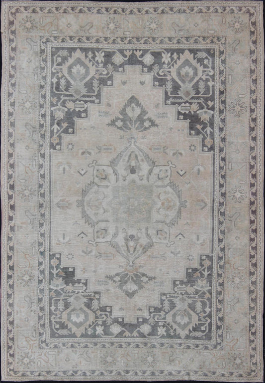 Oushak Rug with Layered Medallion Design and Ornate Cornices Mid - Toned Vintage Oushak Carpet in Grays and Soft Colors, rug en - 115259, country of origin / type: Turkey / Oushak, circa 1940 This vintage mid - century Turkish Oushak displays a... - Keivan Woven ArtsEN - 115259 - 3798Rug