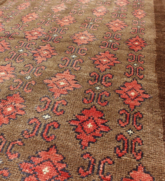 Red and Brown Vintage Turkish Oushak Rug with Repeating Vertical Motif Design kwarugs Red and brown vintage Turkish Oushak rug with repeating vertical motif design, rug en - 115273, country of origin / type: Turkey / Oushak, circa 1950 Set ... - Keivan Woven ArtsEN - 115273 - 5524Rug