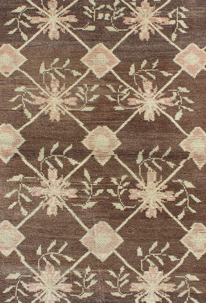 Vintage Turkish Oushak rug with Lattice design in brown, tan, pink, with a modern look rug en - 115283, country of origin / type: Turkey / Oushak, circa 1940 Set on a dark mocha brown field with an all - over pattern, this beautiful mid - century Turk... - Keivan Woven ArtsEN - 115283 - 3433Rug