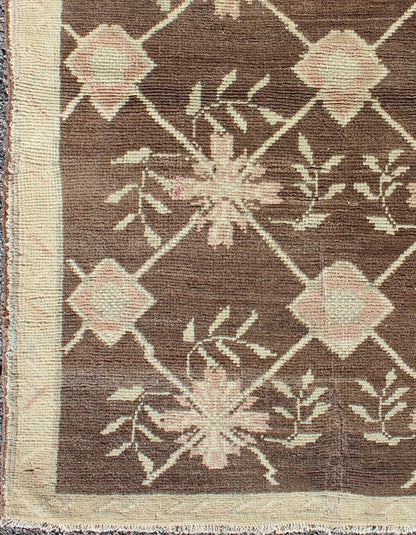 Vintage Turkish Oushak rug with Lattice design in brown, tan, pink, with a modern look rug en - 115283, country of origin / type: Turkey / Oushak, circa 1940 Set on a dark mocha brown field with an all - over pattern, this beautiful mid - century Turk... - Keivan Woven ArtsEN - 115283 - 3433Rug