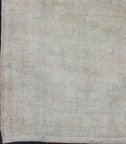 Vintage Turkish Oushak Rug with Understated Design and Muted Tones. Muted Vintage Oushak from Turkey, Keivan Woven Arts/ rug/ EN - 115823, country of origin / type: Turkey / Oushak, circa 1940 Measures: 4' x 6'2 This vintage Oushak ... - Keivan Woven ArtsEN - 115823 - 2067Rug