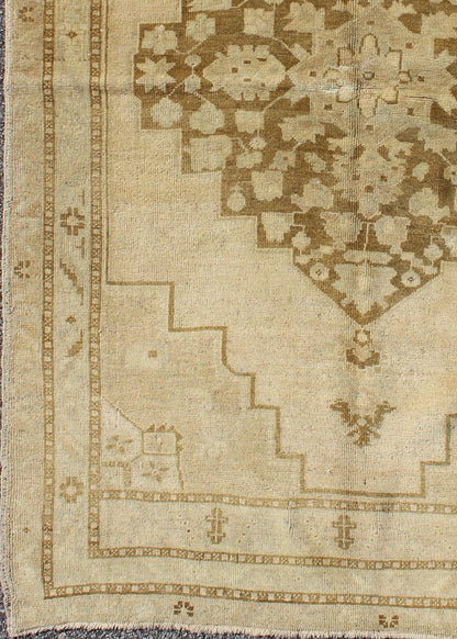 Mid 20th Century Vintage Turkish Oushak Rug With Geometric Patterns - Keivan Woven ArtsEN - 115823