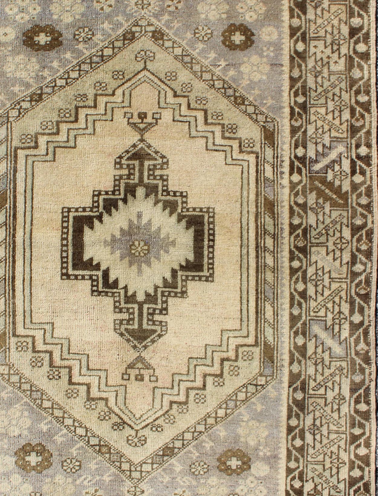 Multi - Layered Medallion Vintage Turkish Oushak Rug in Cream and Shades of Brown kwarugs Multi - layered medallion vintage Turkish Oushak rug in cream and shades of brown, Keivan Woven Arts / rug EN - 115875, country of origin / type: Turkey / Oushak... - Keivan Woven ArtsEN - 115875 - 2083Rug