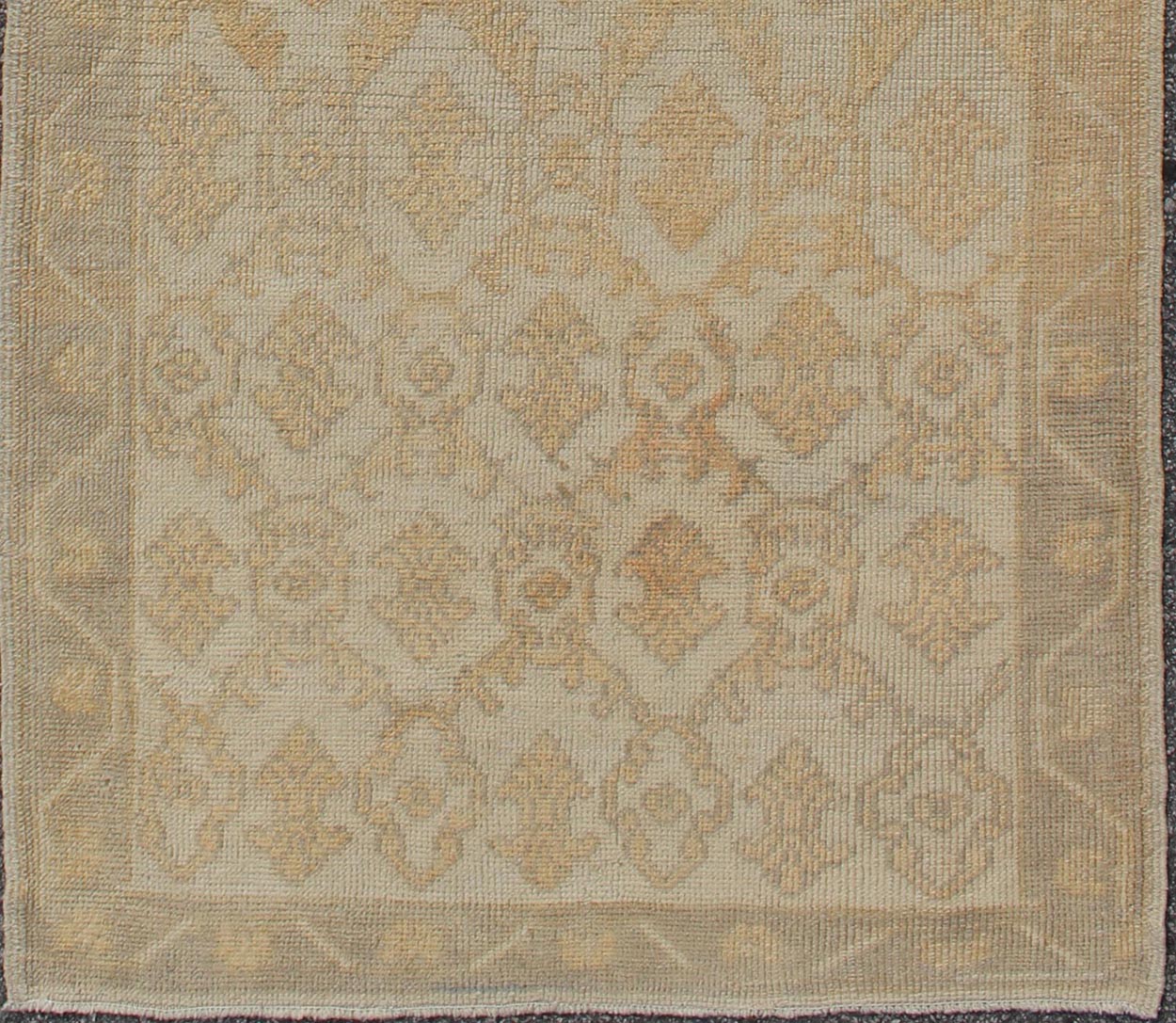 Muted Midcentury Turkish Oushak Runner with Latticework Design in Cream, yellow and taupe Measures: 3'3 x 8'7 Set on a cream - colored field with an all - over similarly - toned pattern, this beautiful midcentury Turkish Oushak rug (circa 1... - Keivan Woven ArtsEN - 115963 - 2077Rug