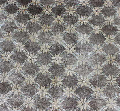 Midcentury Vintage Turkish Oushak Rug with Floral Latticework Pattern Measures: 5 x 7'10 The design of this beautiful vintage Oushak rug from mid - 20th century Turkey. The brown background is home to an all - over cream lattice design decor... - Keivan Woven ArtsEN - 115974 - 2071Rug