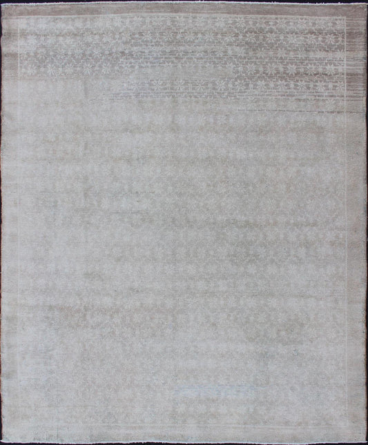 Modern Design Turkish Rug with Small - Scale Repeating Pattern Vintage Oushak carpet with repeating design in light taupe, ivory and gray. Keivan Woven Arts / rug EN - 123482, country of origin / type: Turkey / Oushak, circa 1940s. Measures: 7'5 ... - Keivan Woven ArtsEN - 123482 - 3415Rug