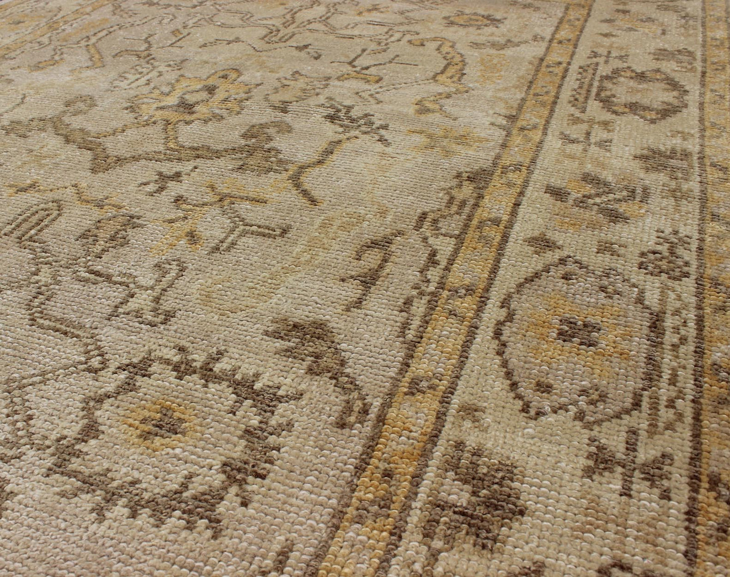 Reproduction Turkish Oushak Rug with Stylized Floral Design in Earth Tone Colors Keivan Woven Arts, En - 123486, Turkish Oushak Rug from Turkey, rug EN - 123486, country of origin / type: Turkey / Oushak, circa 2000 This reproduction Turkish Ous... - Keivan Woven ArtsEN - 123486 - 3391Rug