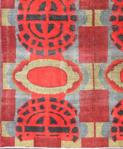 Graphic red - toned geometric design modern vintage Turkish rug, rug en - 123914, country of origin or type: Turkey or Oushak, circa 1950. This modern - design vintage Turkish Oushak rug features a bold and colorful red geometric design set atop a gra... - Keivan Woven ArtsEN - 123914 - 5991Rug