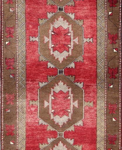 Keivan Woven Arts, En - 123932, 1940s Vintage Turkish Oushak Gallery This hand - knotted vintage Turkish Oushak runner (circa 1930) features a unique blend of colors and an intricately beautiful design. The central field consists of a vertical line of ... - Keivan Woven ArtsEN - 123932 - 6350Rug