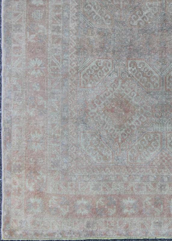 Muted Antique Turkish Sivas with Floating Design Antique muted design Oushak rug from Turkey, Keivan Woven Arts / rug EN - 123988, country of origin / type: Turkey / Oushak, circa 1930. This antique Turkish Oushak rug features a muted desig... - Keivan Woven ArtsEN - 123988 - 6624Rug