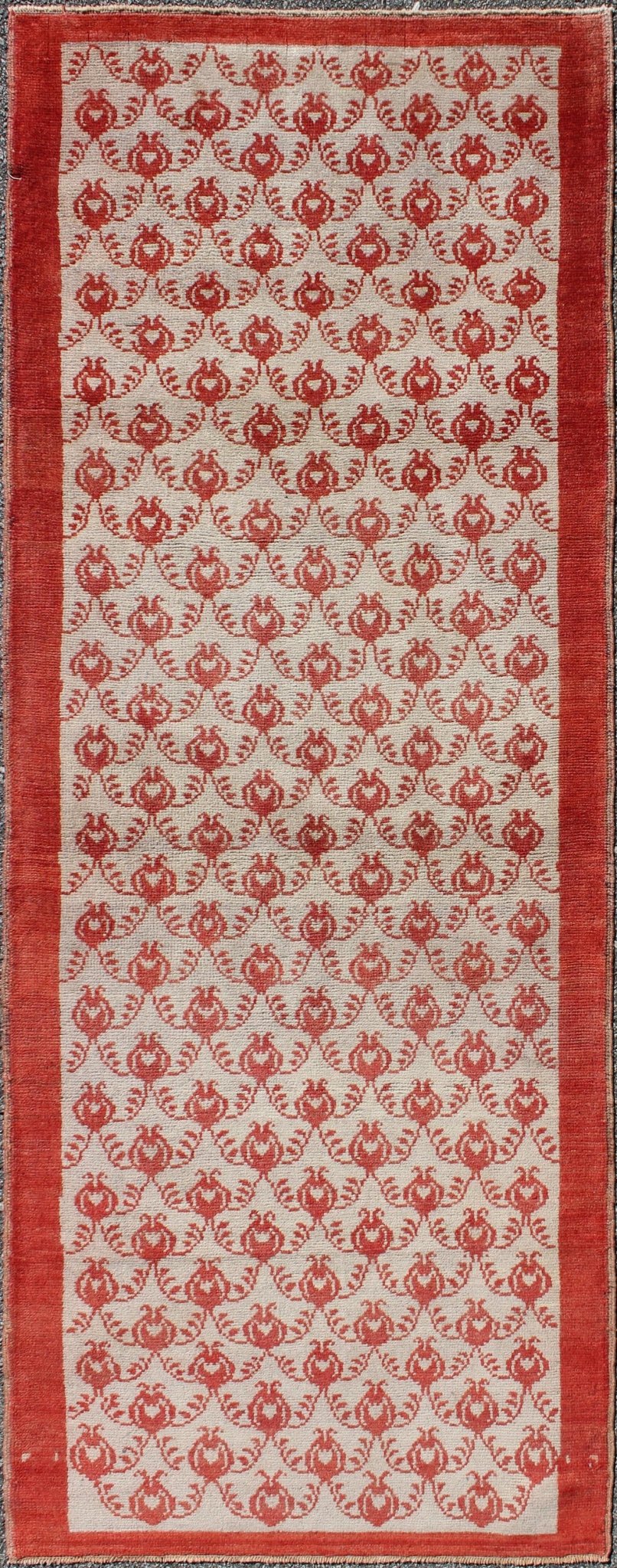 Midcentury Turkish Tulu runner with interconnected blossom design in red, ivory, rug en - 127, country of origin / type: Turkey / Tulu, circa 1950 This unique Turkish Oushak runner features an all - over design of vibrant blossom motifs, connected b... - Keivan Woven ArtsEN - 127 - 4355Rug