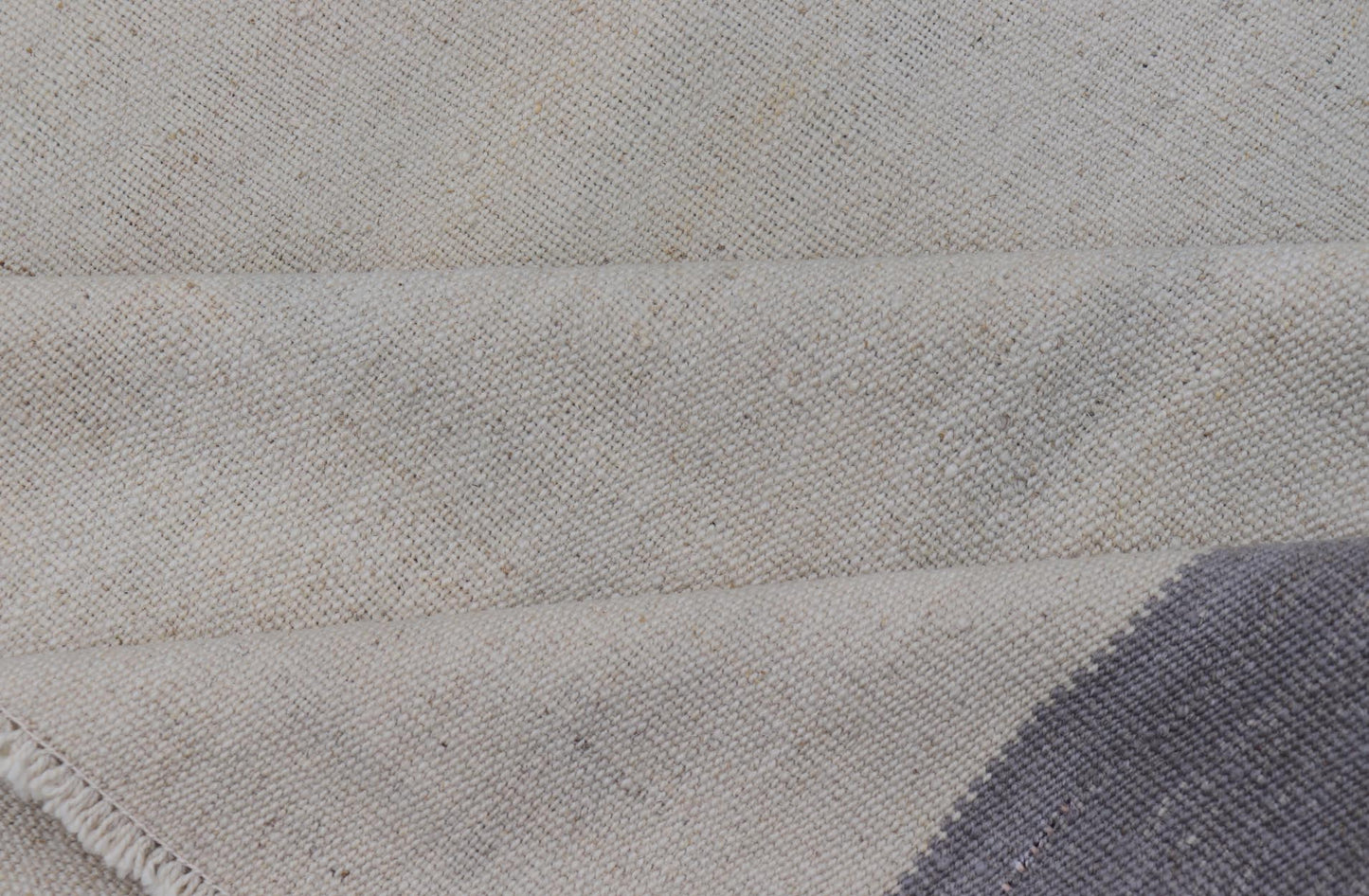 Vintage Turkish Kilim with Modern Design in Cream and Lavender Vintage Kilim Turkish flat weave, Keivan Woven Arts rug EN - 13431 , country of origin / type: Turkey / Kilim, circa Mid - 20th Century. Measures: 4'10 x 7'1 - Keivan Woven ArtsEN - 13431 - 19106Rug