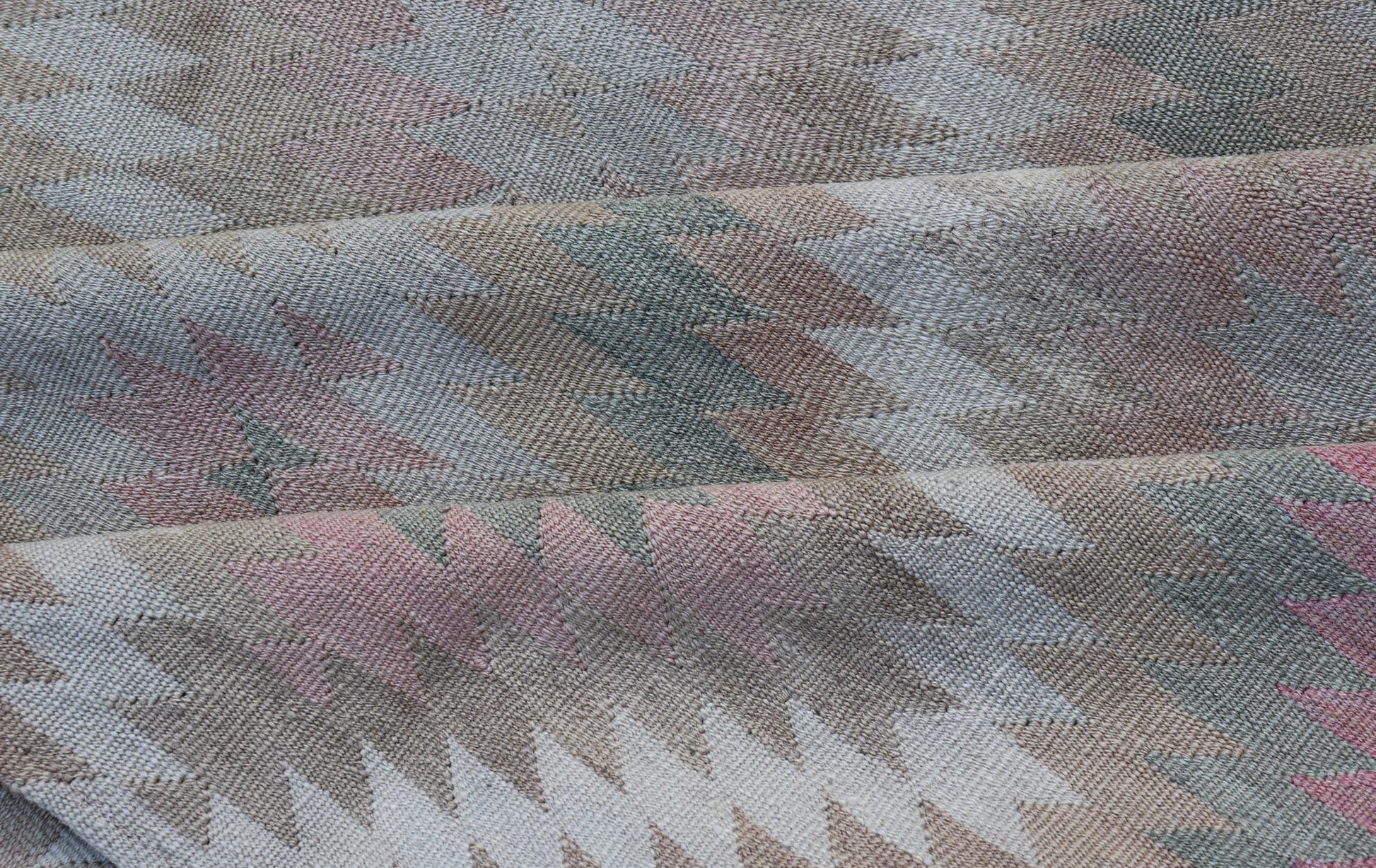 Measures: 8'0 x 11'0 Vintage Turkish Flat Weave Rug with Geometric Diamond Design in Green and Pink. Keivan Woven Arts / rug EN - 13440, country of origin / type: Turkey / Kilim, circa 1950. This geometric Kilim from Turkey bears a repeating l... - Keivan Woven ArtsEN - 13440 - 21621Rug