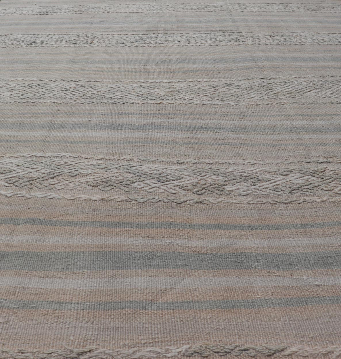 Measures: 5'0 x 7'8 Turkish Vintage Flat - Weave Kilim with Tribal Embroideries in Earthy Tones. Keivan Woven Arts / rug EN - 13605, country of origin / type: Turkey / Kilim, circa 1950 This vintage Turkish Kilim rug features a contemporary geom... - Keivan Woven ArtsEN - 13605 - 21733Rug