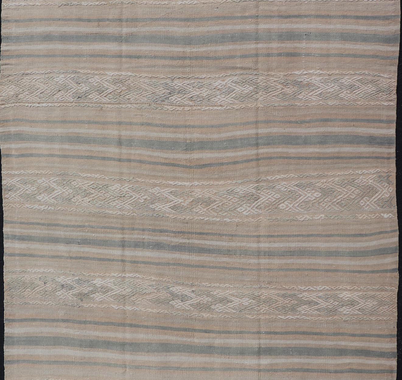 Measures: 5'0 x 7'8 Turkish Vintage Flat - Weave Kilim with Tribal Embroideries in Earthy Tones. Keivan Woven Arts / rug EN - 13605, country of origin / type: Turkey / Kilim, circa 1950 This vintage Turkish Kilim rug features a contemporary geom... - Keivan Woven ArtsEN - 13605 - 21733Rug