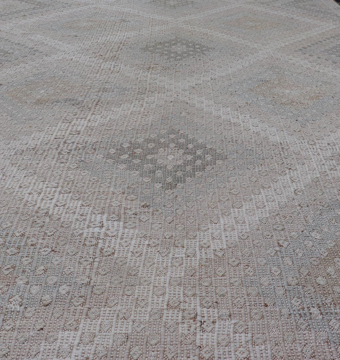 Vintage Turkish Flat - Weave Embroidered Rug with Geometric Diamond Design Embroidered vintage flat weave rug from Turkey in shades of tan, taupe, gray cream and neutrals with geometric pattern, Keivan Woven Arts / rug EN - 13653, country of origin ... - Keivan Woven ArtsEN - 13653 - 19256