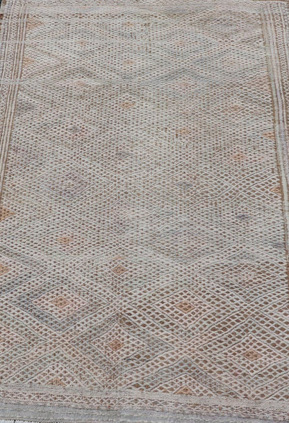 Tan and Cream Vintage Turkish Embroidered Rug with Geometric Diamond Design Embroidered vintage Kilim rug from Turkey in shades of tan and cream with geometric pattern, Keivan Woven Arts / rug EEN - 13656, country of origin / type: Turkey / Kilim,... - Keivan Woven ArtsEN - 13656 - 18836Rug