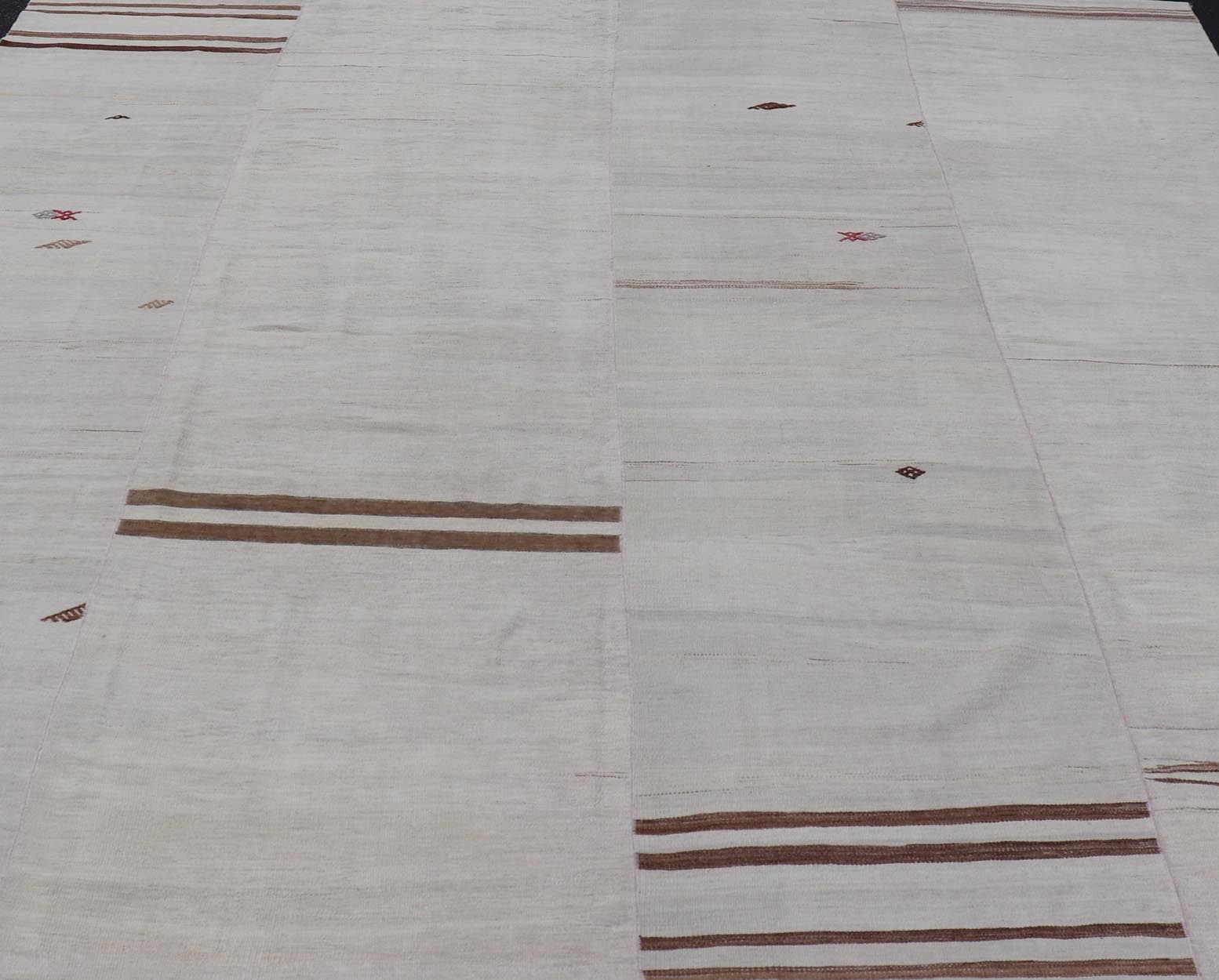 Turkish Vintage Kilim in Wool with Sub - Geometric Striped Panel Design. Vintage Kilim Rug with All - Over Sub - Geometric Panel Design. Keivan Woven Arts; rug EN - 13914, country of origin / type: Turkey / Kilim, circa 1950. This flat - weave tribal Turk... - Keivan Woven ArtsEN - 13914 - 23720Rug