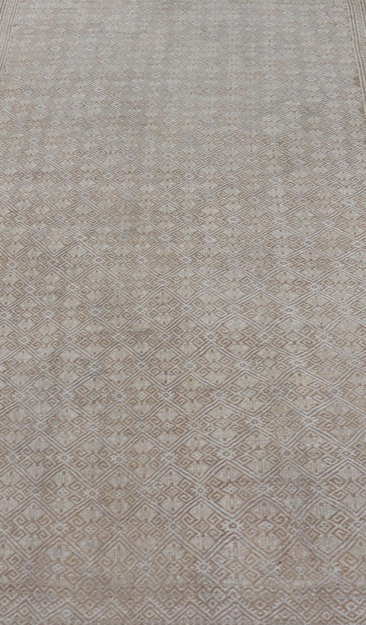 All - Over Design Turkish Vintage Kilim Rug In Tan, Taupe and Earth Tones Turkish Hand Woven vintage Kilim rug with in tan, taupe and earth tones with all - over design, Keivan Woven Arts / EN - 13959 country of origin / type: Turkey / Kilim, circa mi... - Keivan Woven ArtsEN - 13959 - 19112Rug