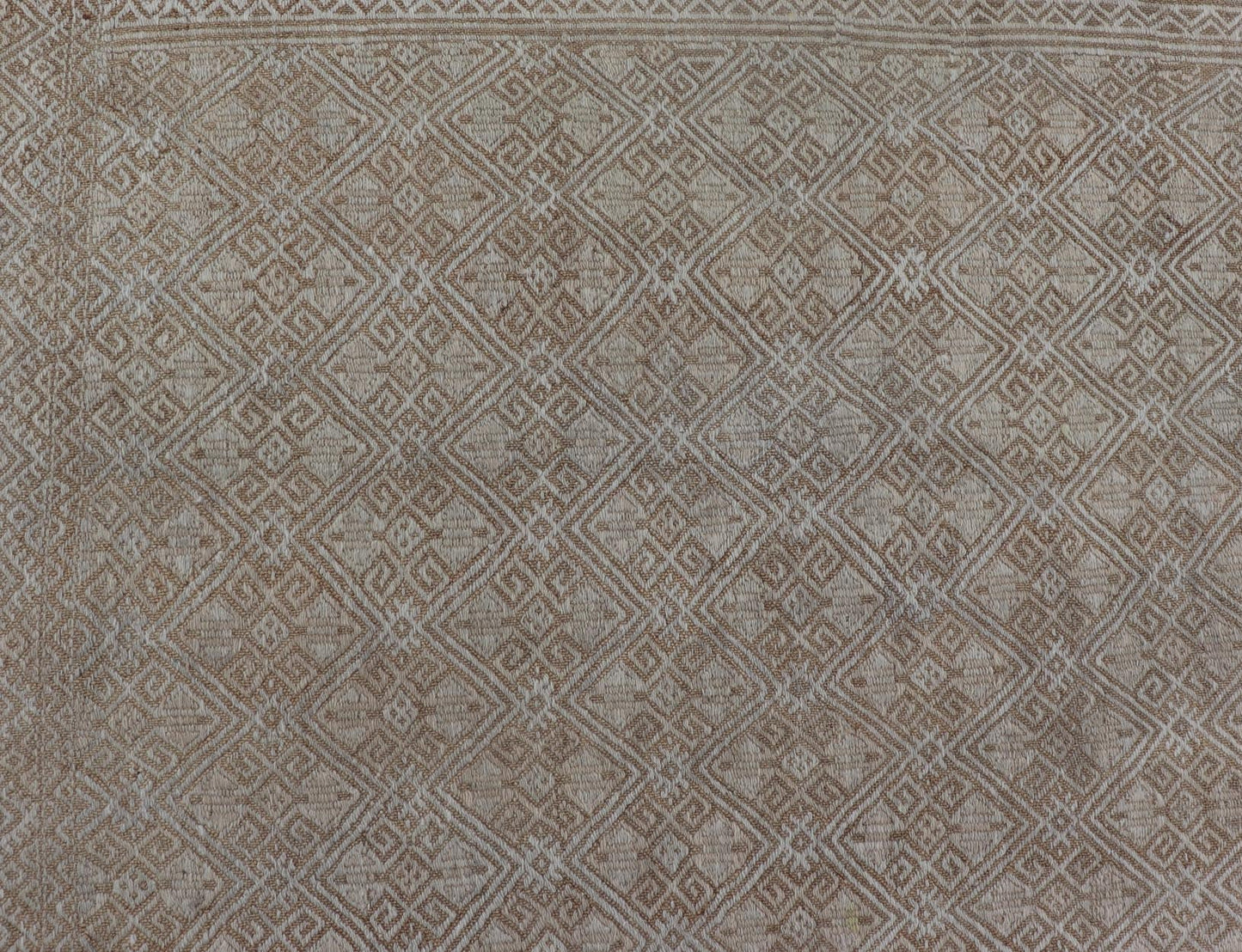 All - Over Design Turkish Vintage Kilim Rug In Tan, Taupe and Earth Tones Turkish Hand Woven vintage Kilim rug with in tan, taupe and earth tones with all - over design, Keivan Woven Arts / EN - 13959 country of origin / type: Turkey / Kilim, circa mi... - Keivan Woven ArtsEN - 13959 - 19112Rug