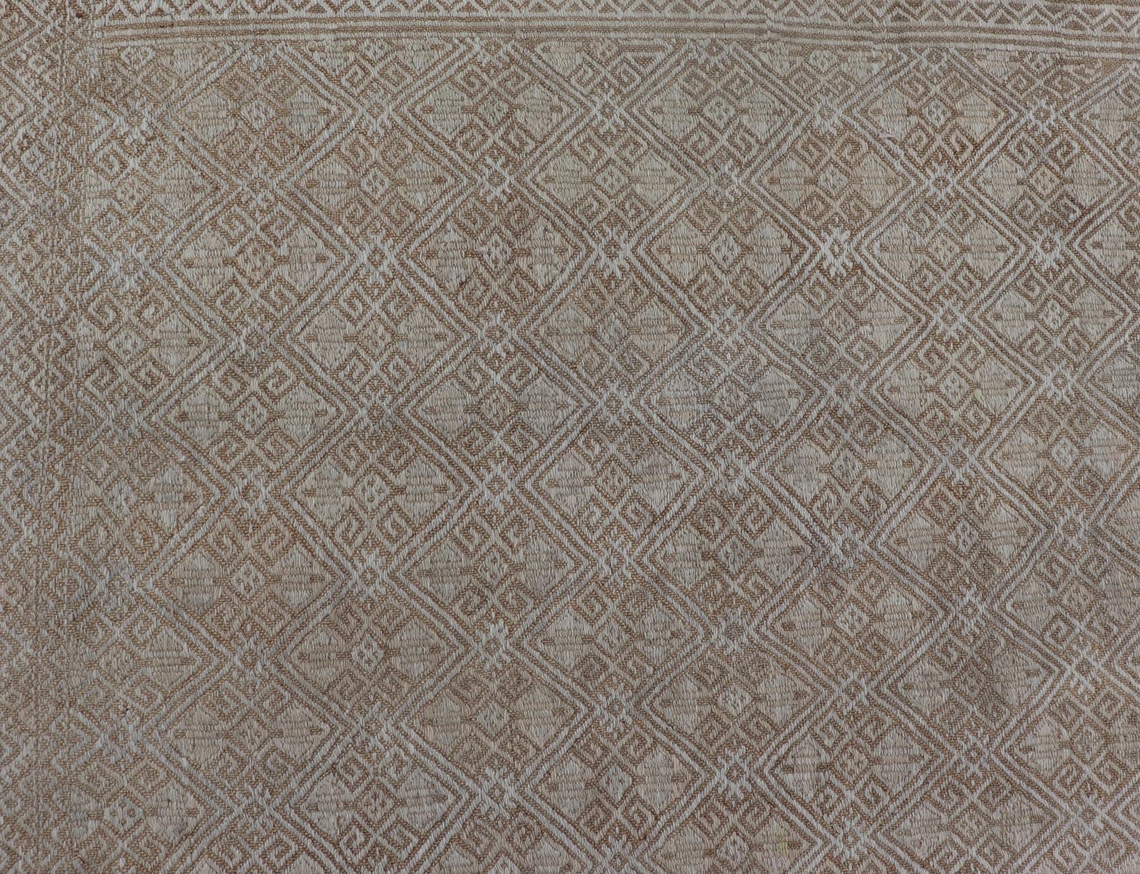All - Over Design Turkish Vintage Kilim Rug In Tan, Taupe and Earth Tones Turkish Hand Woven vintage Kilim rug with in tan, taupe and earth tones with all - over design, Keivan Woven Arts / EN - 13959 country of origin / type: Turkey / Kilim, circa mi... - Keivan Woven ArtsEN - 13959 - 19112Rug