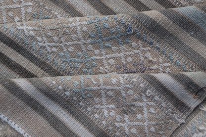 Measures: 5'6 x 8'3 Turkish Flat - Weave Kilim with Embroideries in Taupe, Tan, Cream, and Blue. Keivan Woven Arts / rug EN - 14002, country of origin / type: Turkey / Kilim, circa 1950 This vintage Turkish Kilim rug features a contemporary geom... - Keivan Woven ArtsEN - 14002 - 21757Rug