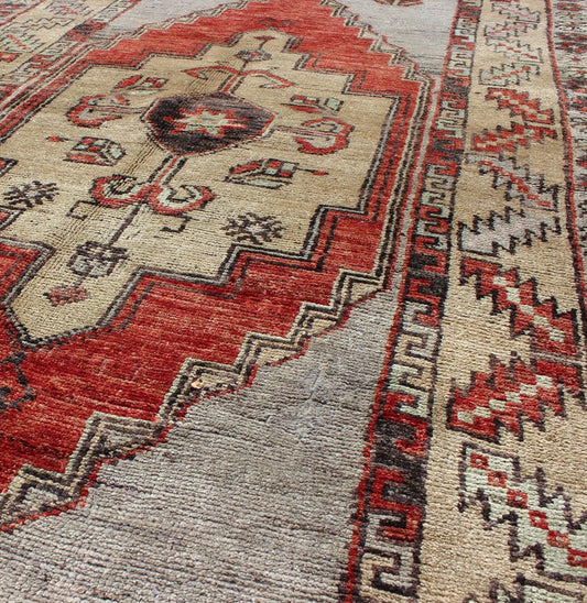Vintage Turkish Oushak Rug in Orange Red, Butter & Light Gray, medallion Oushak Vintage Turkish small Oushak Carpet with Geometric Medallion in soft orange Red and multi colors, Small Oushak rug, Keivan Woven Arts #rug/EN - 140233, origin/turkey, Hand... - Keivan Woven ArtsEN - 140233 - 6041Rug