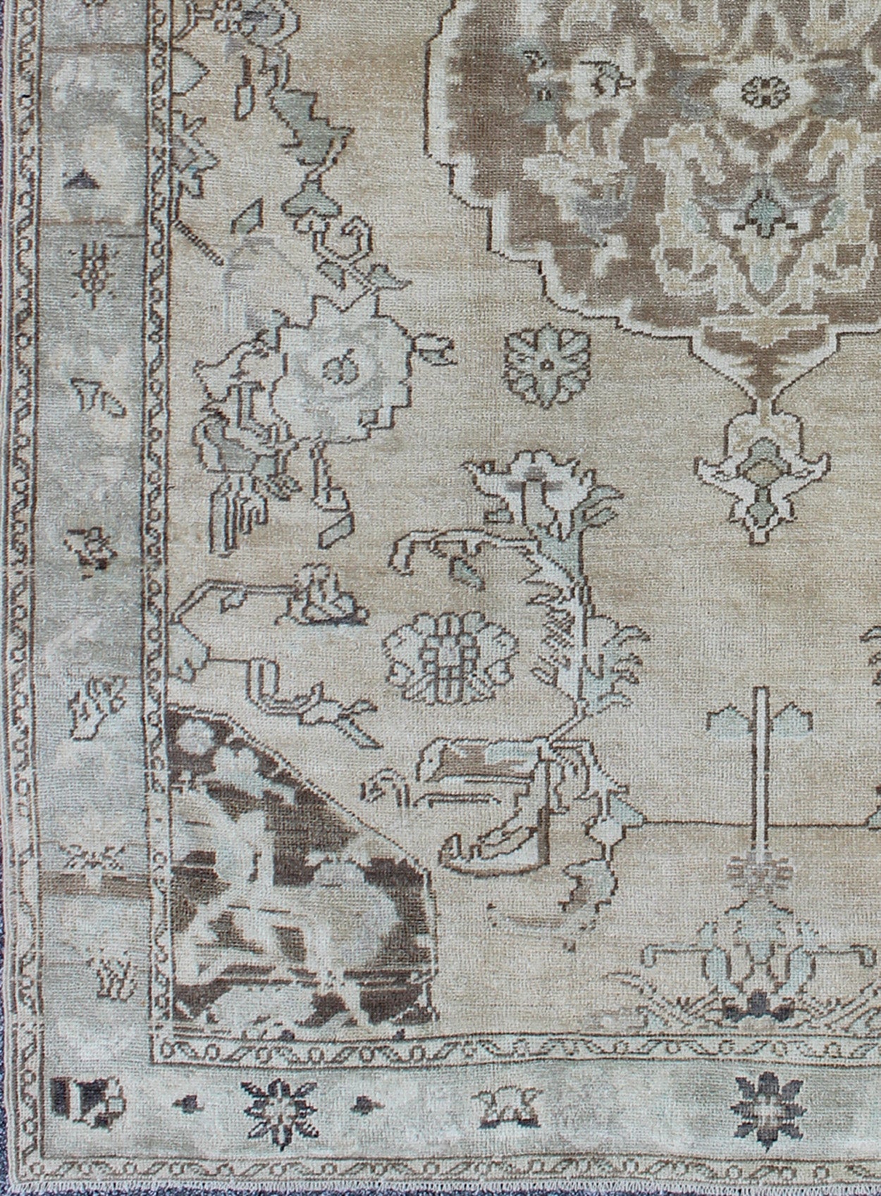 Elegant Vintage Turkish Oushak Rug with Ornate Floral Medallion Design kwarugs Elegant vintage Turkish Oushak rug with ornate floral Medallion design in taupe, charcoal, brown rug en - 140249, country of origin / type: Turkey / Oushak, circa 1940 ... - Keivan Woven ArtsEN - 140249 - 5612Rug