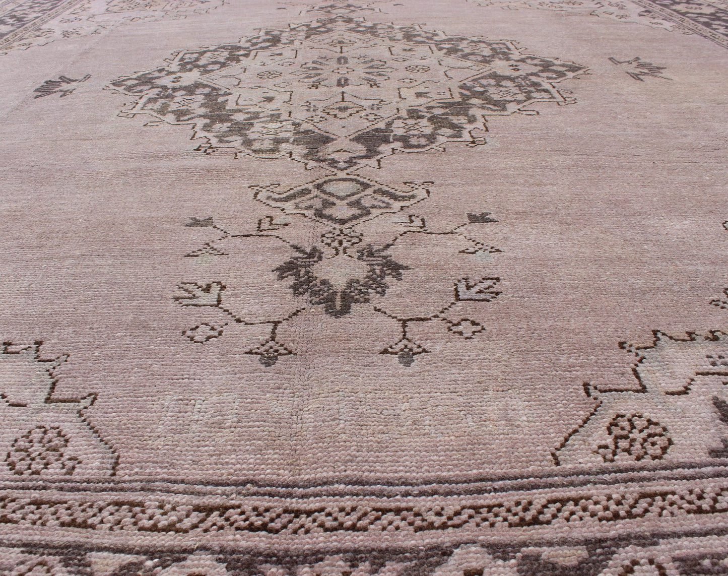 Antique Oushak With Medallion design in Lavender, Charcoal Brown, pale blue Antique Oushak With Medallion design. Keivan Woven Arts / rug/ EN - 140261, country of origin / type: Turkey / Oushak, circa 1930's Early - 20th century Measures: 8... - Keivan Woven ArtsEN - 140261 - 5616Rug