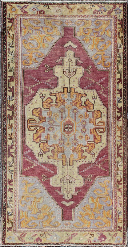 Purple and blue vintage Turkish Oushak rug with layered geometric medallion, rug en - 140282, country of origin / type: Turkey / Oushak, circa 1940 This vintage Turkish Oushak rug features an intricately beautiful design with a tribal aesthetic. T... - Keivan Woven ArtsEN - 140282 - 5626Rug