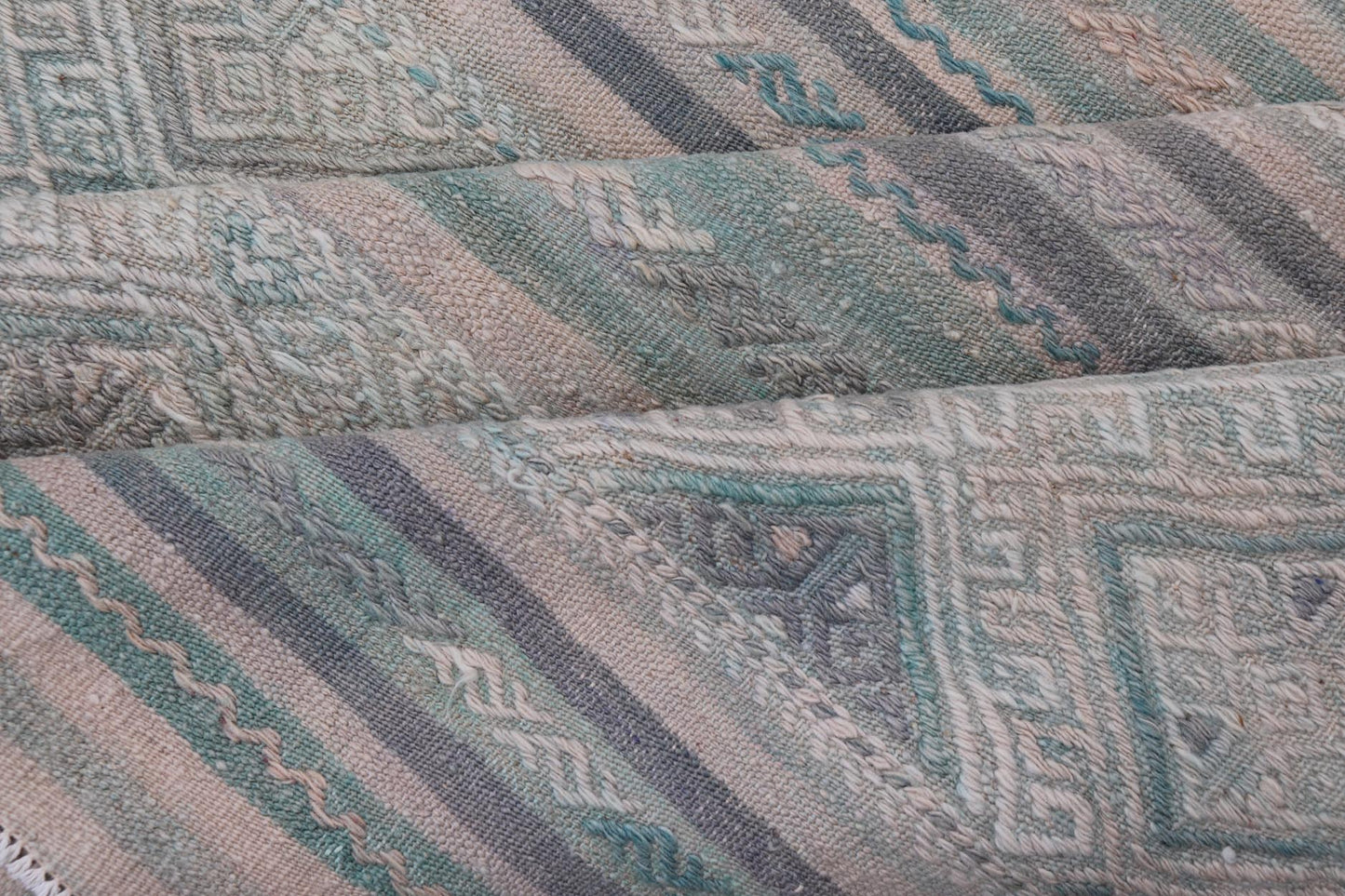 Turkish Vintage Kilim Flat - Weave with Embroideries Kilim in Pastel Color. geometric stripe design Vintage Kilim from Turkey, Keivan Woven Arts / rug EN - 14029, country of origin / type: Turkey / Kilim, circa 1950 Measures: 5'4 x 7'7 - Keivan Woven ArtsEN - 14029 - 23947Rug