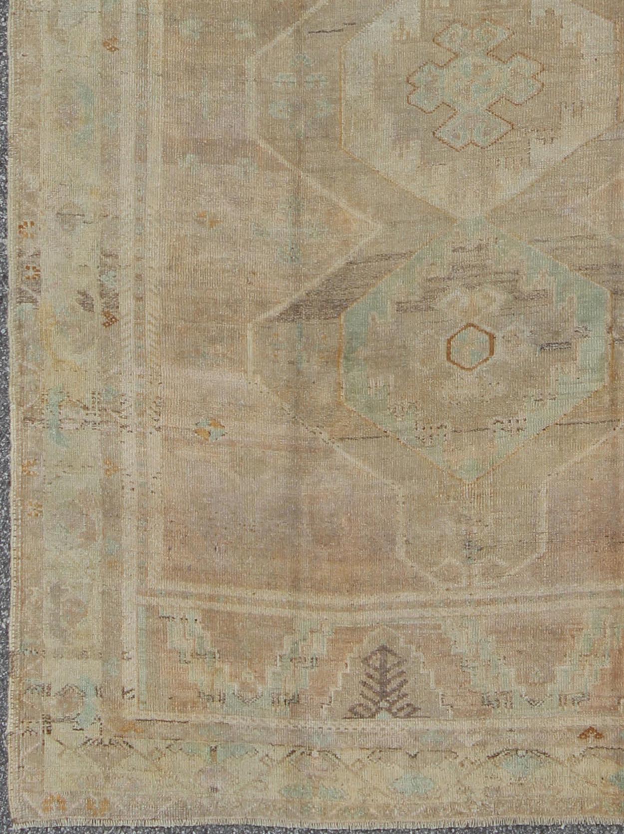 Vintage Hand Knotted Turkish Oushak Neutral Colors Rug Keivan Woven Arts rug / EN - 140334 Mid 20th Century Characterized by a comely and highly representative Oushak composition, this vintage carpet beautifully communicates the finer stren... - Keivan Woven ArtsEN - 140334 - 5630Rug
