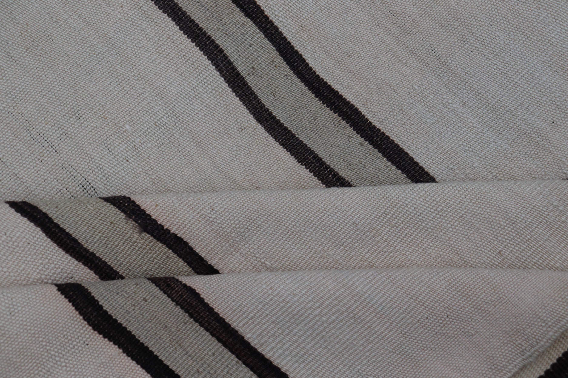 Turkish Vintage Gallery Flat - Weave in Brown, Gray, And, Ivory with Stripe Design. Keivan Woven Arts / rug EN - 14036, country of origin / type: Turkey / Kilim, circa 1950 Measures: 5'4 x 12'0 This vintage striped design Turkish Kilim rendered in s... - Keivan Woven ArtsEN - 14036 - 23169Rug