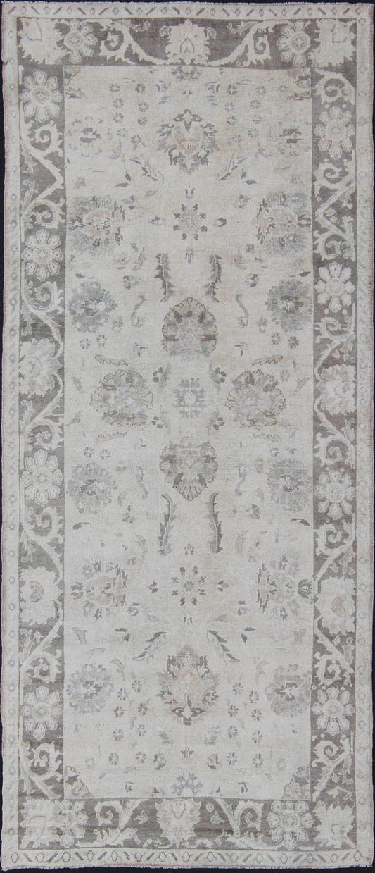 Oushak Gallery Runner with Traditional Design in Taupe, Gray and Cream Gray and cream vintage Turkish gallery,rug en - 140377, country of origin / type: Turkey / Oushak, circa 1940 Handwoven in mid - 20th century Turkey, this vintage Oushak c... - Keivan Woven ArtsEN - 140377 - 6358Rug