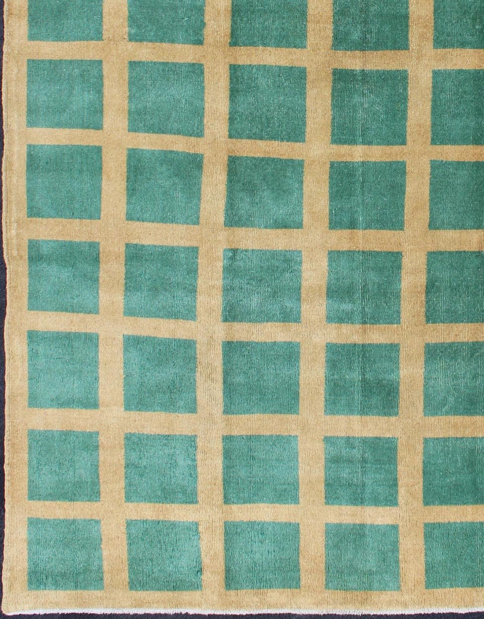 Green and Yellow Minimalist design Turkish Mid - Century Modern rug, rug en - 140442, country of origin / type: Turkey / Oushak, circa 1950. This modern - design vintage Turkish rug features a minimalist geometric large checkerboard pattern set atop a... - Keivan Woven ArtsEN - 140442 - 6366Rug