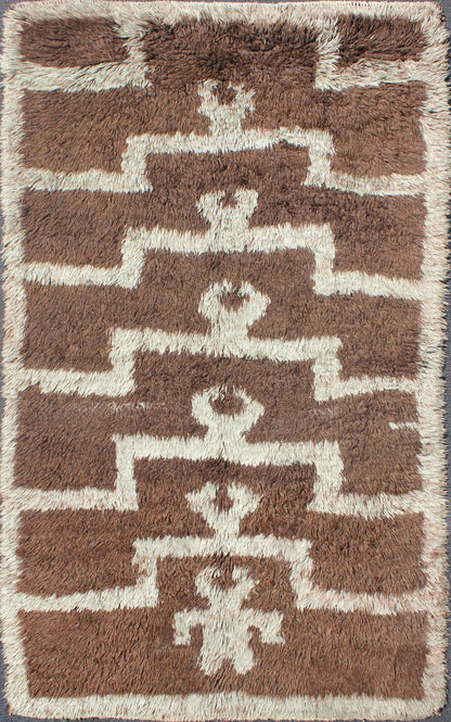 Mid - Century Modern Turkish Tulu with Tribal Pattern in Ice Blue and Brown Vintage Turkish Tulu Carpet, Rug EN - 140515. Keivan Woven Arts country of origin / type: Turkey / Tulu circa mid - 20th century. This vintage Tulu from mid - 20th centur... - Keivan Woven ArtsEN - 140515 - 5676Rug