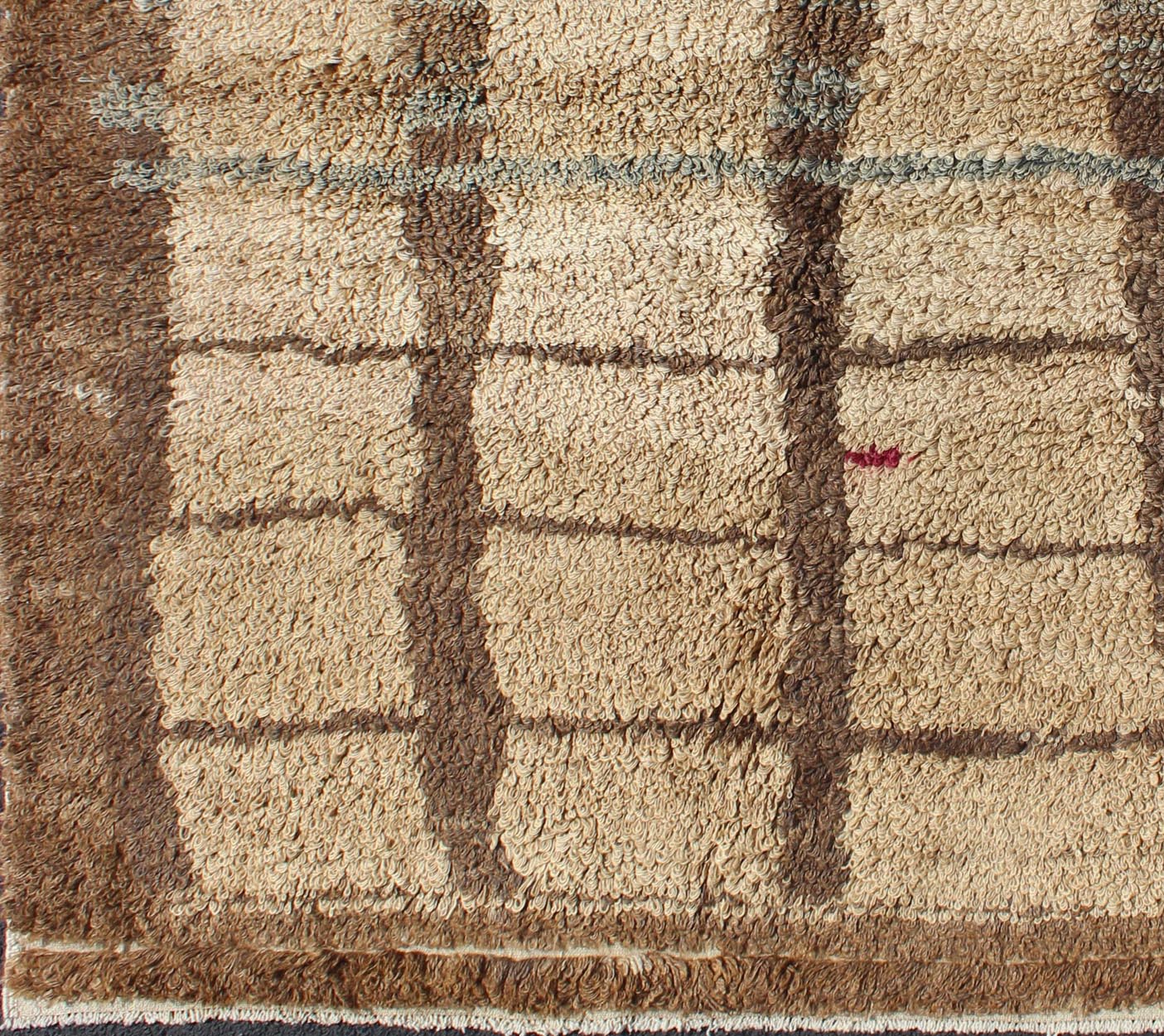 Turkish Vintage Tulu Rug With Modern Simple Square Design in Tan And Brown. Keivan Woven Arts / rug EN - 140524, country of origin / type: Turkey / Tulu, circa mid - 20th century. Measures: 5'1 x 5'2 This vintage Tulu rug from Turkey (circa m... - Keivan Woven ArtsEN - 140524 - 5680Rug