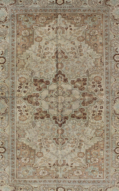 Fine and Ornate floral medallion vintage Turkish Sivas rug in blue, brown, cream tones, rug en - 140592, country of origin / type: Turkey / Sivas, circa 1930. This sublime and enchanting vintage rug, a gorgeous Sivas rug made in Turkey during the ... - Keivan Woven ArtsEN - 140592 - 6380Rug