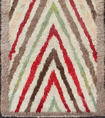Vintage Turkish Tulu Runner with Tribal Design in Cream, Green, Red and Brown. Vintage Turkish Tulu Runner with Tribal Design. Keivan Woven Arts / rug EN - 140718, country of origin / type: Turkey / Tulu, circa 1940. This Tulu runner contai... - Keivan Woven ArtsEN - 140718 - 6009Rug
